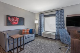 Hampton Inn & Suites Fort Wayne Downtown