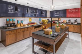 Hampton Inn & Suites Fort Wayne Downtown