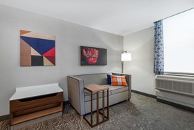Hampton Inn & Suites Fort Wayne Downtown