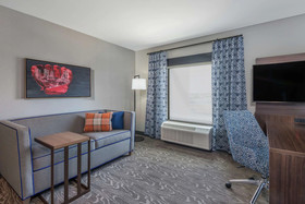 Hampton Inn & Suites Fort Wayne Downtown