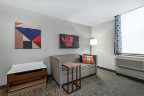 Hampton Inn & Suites Fort Wayne Downtown