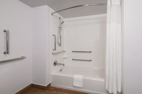 Hampton Inn & Suites Fort Wayne Downtown