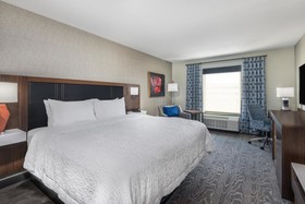 Hampton Inn & Suites Fort Wayne Downtown