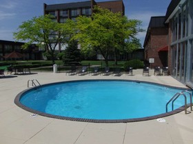 Ramada Plaza by Wyndham Fort Wayne Hotel & Conference Center