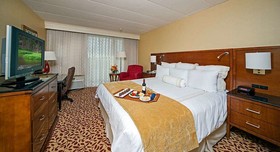 Ramada Plaza by Wyndham Fort Wayne Hotel & Conference Center