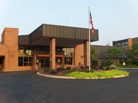 Ramada Plaza by Wyndham Fort Wayne Hotel & Conference Center