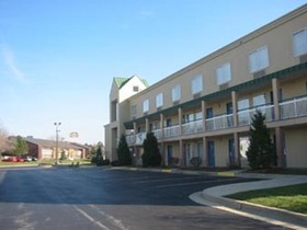 Travelodge by Wyndham Fort Wayne North