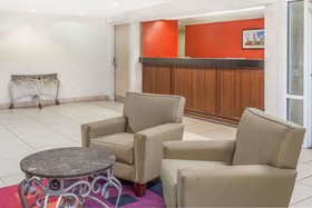 Travelodge by Wyndham Fort Wayne North