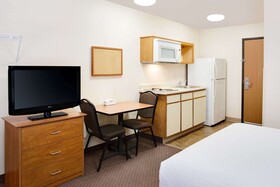 Woodspring Suites Fort Wayne