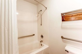 Super 8 by Wyndham Frankfort IN