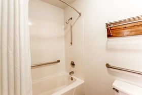 Super 8 by Wyndham Frankfort IN