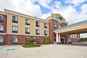 Holiday Inn Express Hotel & Suites Goshen
