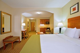 Holiday Inn Express Hotel & Suites Goshen