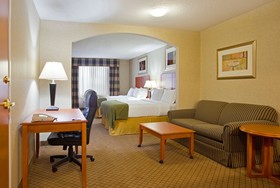 Holiday Inn Express Hotel & Suites Goshen