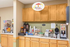 Super 8 by Wyndham Goshen