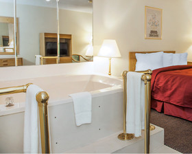 Quality Inn & Suites Greensburg I-74