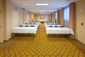 Candlewood Suites Indianapolis Downtown Medical District