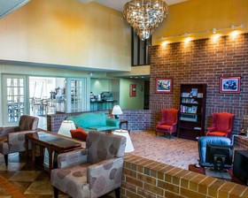 Comfort Inn & Suites North at the Pyramids