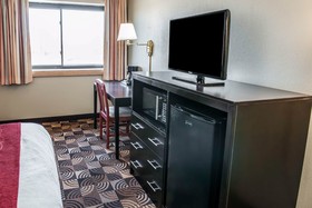 Comfort Inn & Suites North at the Pyramids