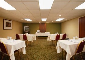 Comfort Inn & Suites North at the Pyramids