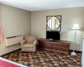 Comfort Inn & Suites North at the Pyramids