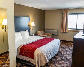 Comfort Inn & Suites North at the Pyramids