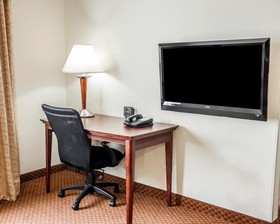 Comfort Suites near Indianapolis Airport