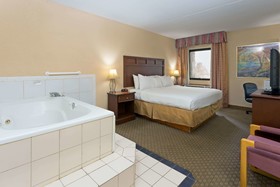 Days Inn & Suites by Wyndham Northwest Indianapolis