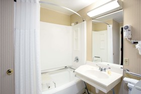 Days Inn & Suites by Wyndham Northwest Indianapolis