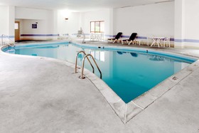 Days Inn & Suites by Wyndham Northwest Indianapolis