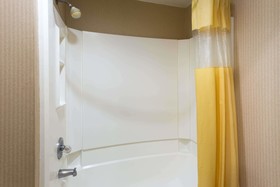 Days Inn & Suites by Wyndham Northwest Indianapolis