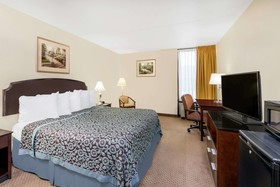 Days Inn by Wyndham Indianapolis Northeast