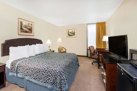 Days Inn by Wyndham Indianapolis Northeast