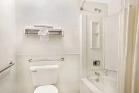 Days Inn by Wyndham Indianapolis Northeast