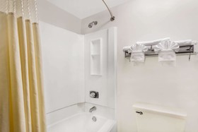 Days Inn by Wyndham Indianapolis Northeast