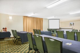 Days Inn by Wyndham Indianapolis Northeast
