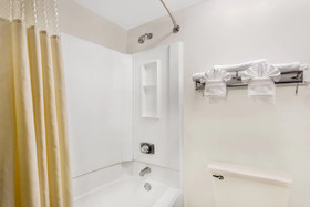 Days Inn by Wyndham Indianapolis Northeast