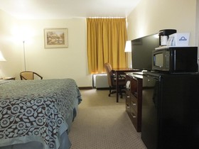 Days Inn by Wyndham Indianapolis Northeast