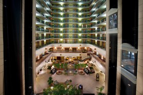 Embassy Suites by Hilton Indianapolis Downtown