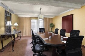 Embassy Suites by Hilton Indianapolis North