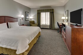 Hampton Inn & Suites Indianapolis-Airport