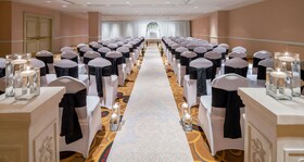 Hilton Indianapolis Hotel & Suites