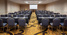 Hilton Indianapolis Hotel & Suites