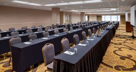 Hilton Indianapolis Hotel & Suites