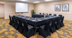 Hilton Indianapolis Hotel & Suites