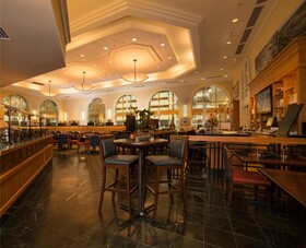 Hilton Indianapolis Hotel & Suites