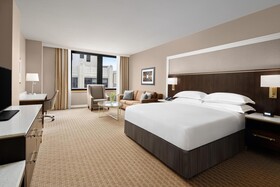 Hilton Indianapolis Hotel & Suites