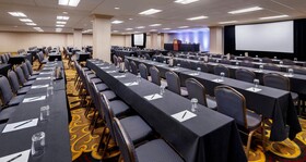Hilton Indianapolis Hotel & Suites