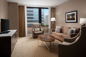 Hilton Indianapolis Hotel & Suites