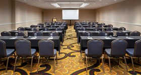 Hilton Indianapolis Hotel & Suites